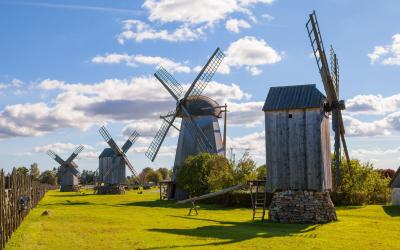 Sarema   wooden windmills