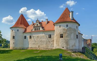 Bauske castle .