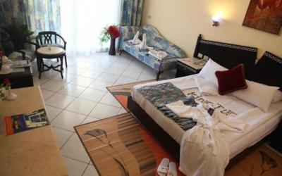 egiptas-hurgada-King-tut-aqua-park-beach-resort-room2