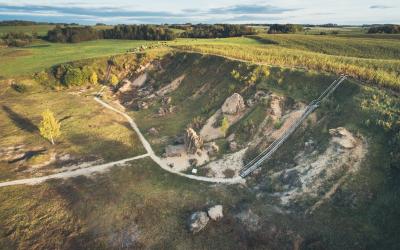 Šeimyniškių atodanga su konglomerato uola