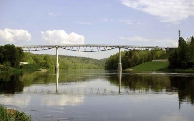 Alytaus Baltosios rožės pėsčiųjų ir dviračių tiltas