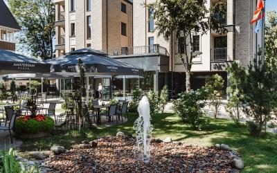 Amsterdam Plaza (summer terrace)