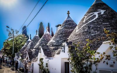 pažintinė lėktuvu - pietų Italijos skoniai Apulijoje - Trulli Allberobello