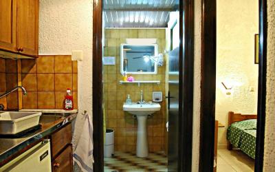 Graikija. Kreta. Iliostasi Beach Apartments. Kambarys-virtuvės kampas