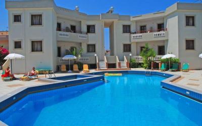 Graikija. Kreta. John Mary Apartments. Baseinas