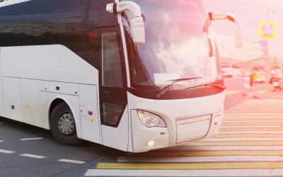 važiuojantis autobusas