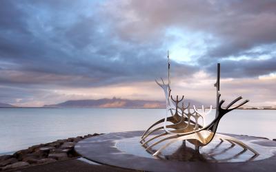 Saulės kelionės paminklas   Reikjavikas
