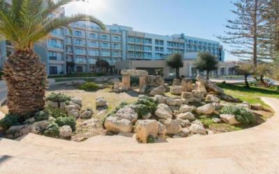 Dolmen hotel Malta. Vidinis kiemas