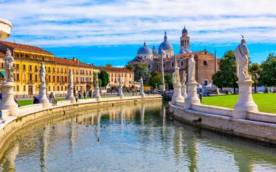 Prato della Valle and Basilica Santa Giustina   Paduva   Italija