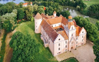 Viduržemių Edolės pilis   Latvija