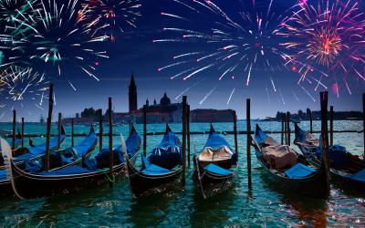 Festive fireworks over the Canal Grande in Venice   Italija