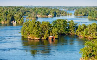 Boathouses in Thousand Islands   Kanada