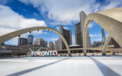 Toronto City Hall and Nathan Phillips Square   Kanada