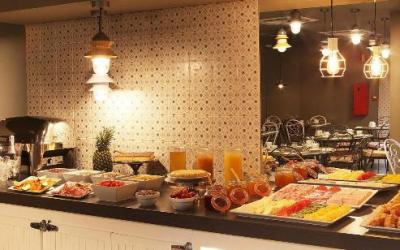 Two Hotel Barcelona by Axel (Adults only)_pusryčiai