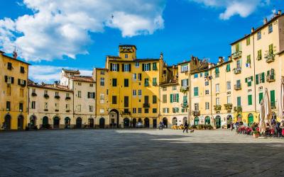 Piazza Anfiteatro, Lucca