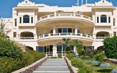 Continental Plaza Beach & Aqua Park Resort 2
