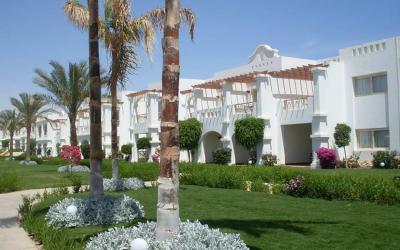 Continental Plaza Beach & Aqua Park Resort 7