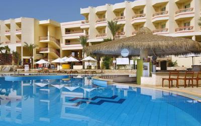 Doubletree By Hilton Sharks Bay 15