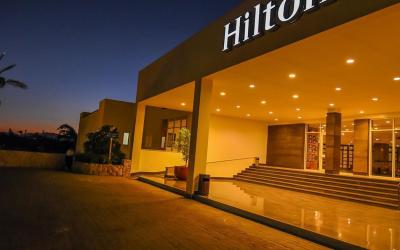 Doubletree By Hilton Sharks Bay 52