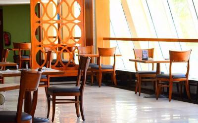 Doubletree By Hilton Sharks Bay 56