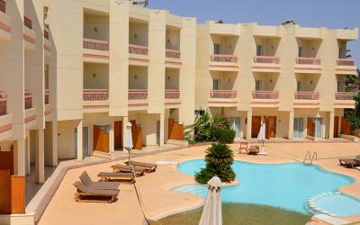 Doubletree By Hilton Sharks Bay 42