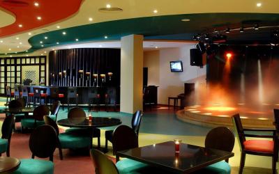Doubletree By Hilton Sharks Bay 55