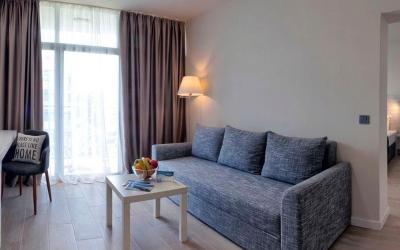 Luna Hotel 13