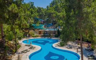 Utopia World Hotel 25