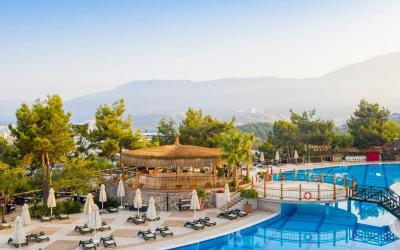 Utopia World Hotel 66