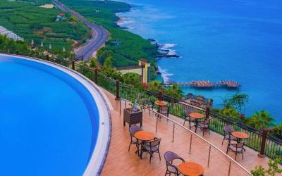 Utopia World Hotel 68