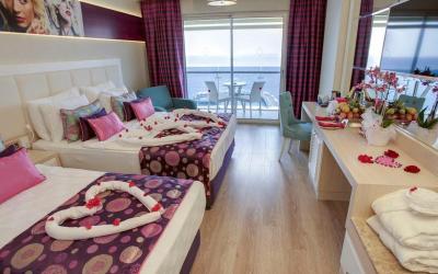 Azura Deluxe Resort & Spa 21