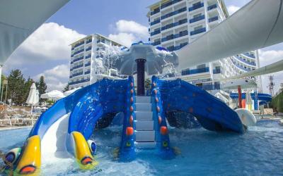 Azura Deluxe Resort & Spa 37