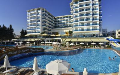 Azura Deluxe Resort & Spa 75