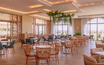 Almyros Beach Resort & Spa 9