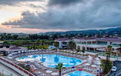 Almyros Beach Resort & Spa 19