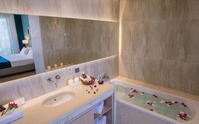 Almyros Beach Resort & Spa 72