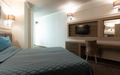 Tiara Beach 36