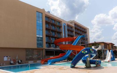 Tiara Beach 38