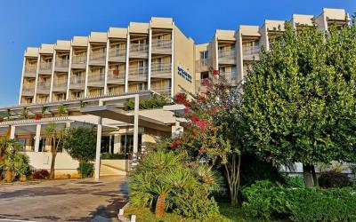 Carine Hotel Delfin 3