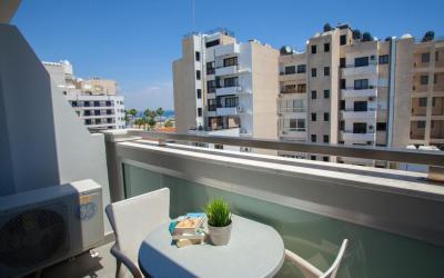 Amorgos Boutique 37