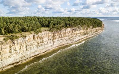 Sarema   Panga coastal cliff (1)