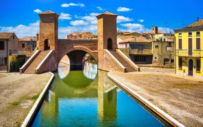 Comacchio, Tre Ponti or Trepponti three way bridge.