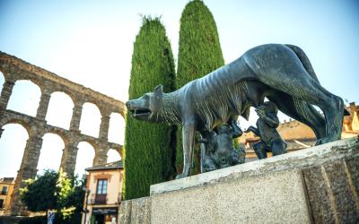 She wolf with Romolo and Remo and the roman aqueduct in Segovia, Spain