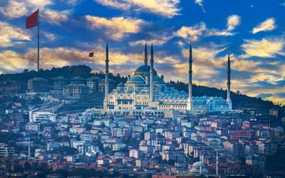 Çamlıca Mosque is the second mosque with six minarets, along with Sultan Ahmet Mosque, and there is no other mosque with six minarets.