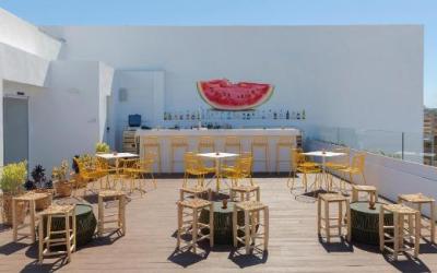 Whala!Fun viešbučio baras