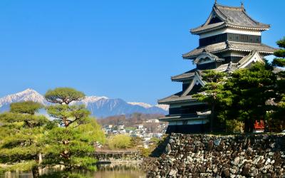 Matsumoto Castle and the Northern Alps (Matsumoto City, Nagano Prefecture)