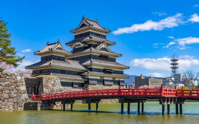 Matsumoto jo (Matsumoto Castle), Nagano Prefecture, National Treasure of Japan.