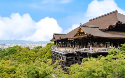 The main hall of Kiyomizu dera Temple in Higashiyama, Kyoto