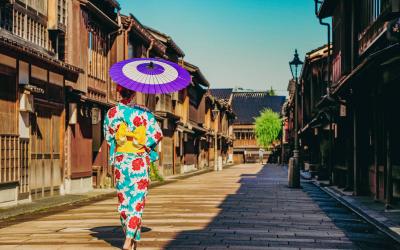 woman in a kimono walking in the Higashi Chaya district of Kanazawa, Japan