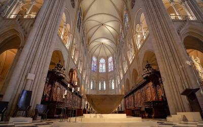 interior architecture of Notre Dame De Paris